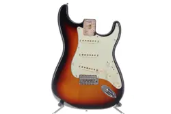 FENDER STRATOCASTER BODY VINTERA 60'S SERIES 3 TONE SUNBURST FULLY LOADED!