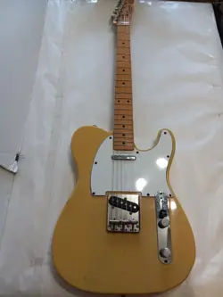 VINTAGE 80'S FENDER SQUIRE TELECASTER BUTTERSCOTCH MADE IN JAPAN WITH GIG BAG