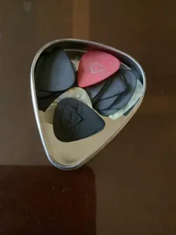 20TH ANNIVERSARY GUITAR