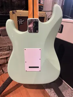 STRATOCASTER GUITAR SURF