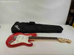 FENDER SQUIER MINI ELECTRIC GUITAR - UNTESTED