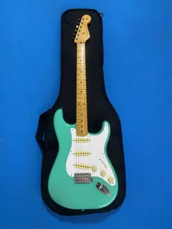 FENDER VINTERA '50S STRATOCASTER, MAPLE FINGERBOARD, SEA FOAM GREEN
