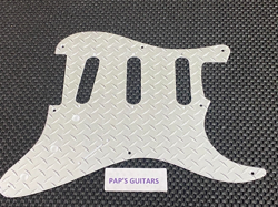 8-HOLE 1-PLY DIAMOND