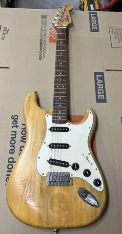 FENDER SQUIER STRAT GUITAR