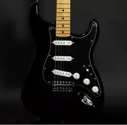 STRATOCASTER BLACK US
