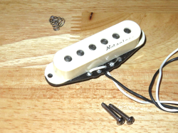 FENDER USA AGED WHITE NOISELESS STRATOCASTER MIDDLE PICKUP