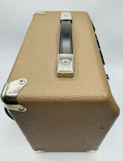 GUITAR AMPLIFIER BROWN