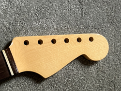 NECK REISSUE CLAY