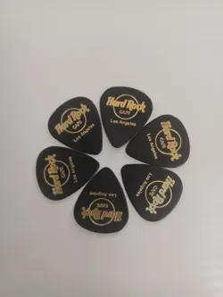 GUITAR PICKS- LOS