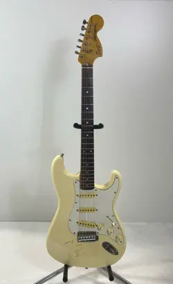 FENDER ELECTRIC GUITAR - SQUIER STRATOCASTER-W/ACCESS.