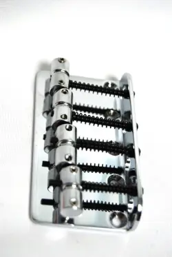 FENDER STANDARD CHROME BASS BRIDGE FOR PRECISION OR JAZZ (2)