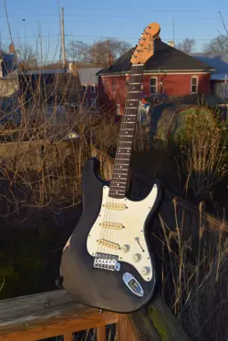 SQUIER STRATOCASTER SERIES