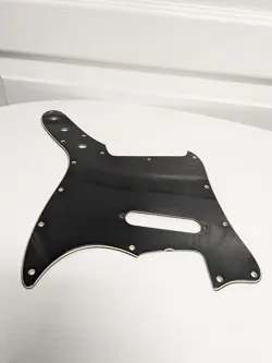PICK GUARD BLACK