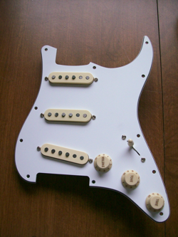 FENDER STRATOCASTER PURE