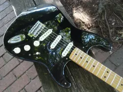2012 STRATOCASTER MIM