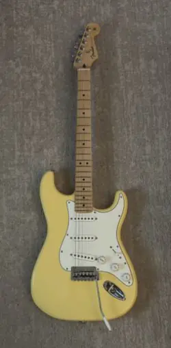 FENDER PLAYER STRATOCASTER ELECTRIC GUITAR - BUTTERCREAM WITH MAPLE FINGERBOARD