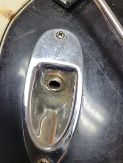 LEFT-HANDED FENDER AMERICAN