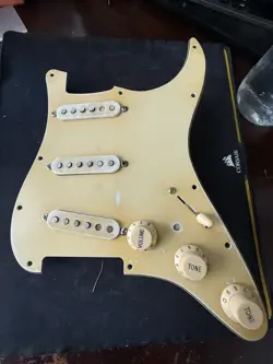 PICKGUARD VINTAGE PICKUPS