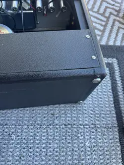 GUITAR AMPLIFIER BLACK/SILVER