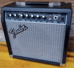 AMP FRONTMAN 15R