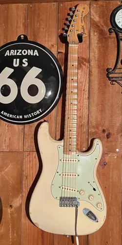 FENDER JAPAN ST72-86DSC STRATOCASTER 1989-90 SCALLOPED MAPLE NECK GUITAR