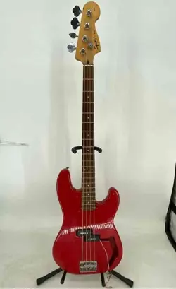 P-BASS RIGHT HANDED