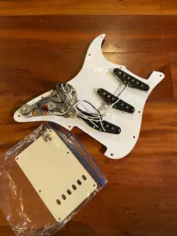 AGED WHITE PICKGUARD