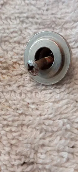 FENDER BASS STRING TREE NICKEL