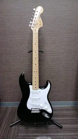 FENDER JAPAN CLASSIC 70S STRAT ELECTRIC GUITAR