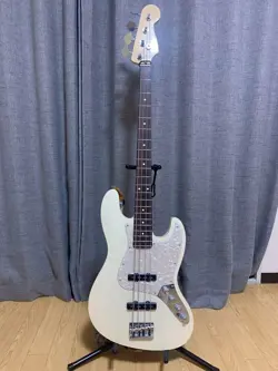 FENDER MADE IN JAPAN MODERN JAZZ BASS SAFE PACKING!