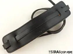 USED FENDER STRATOCASTER STRAT DELUXE VINTAGE GUITAR STRAP BLACK LEATHER