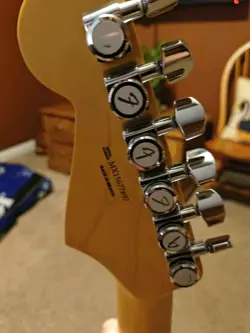 STRATOCASTER MIM WITH