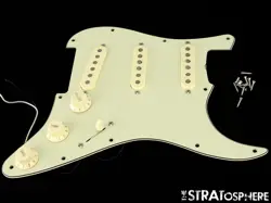 PUS STRATOCASTER MINT