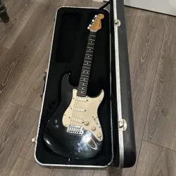 STRATOCASTER PLUS STRAT