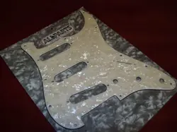 NEW - PICKGUARD FOR FENDER STANDARD STRAT, 11 HOLE - PARCHMENT PEARLOID