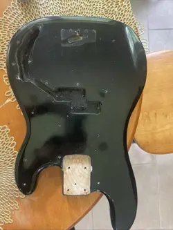 REFINISHED FENDER BASS