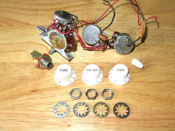 FENDER 1987 USA WHITE AMERICAN STRATOCASTER ELECTRONIC CONTROL POTS HARNESS