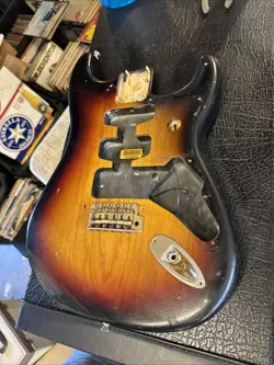 SERIES MIM STRATOCASTER