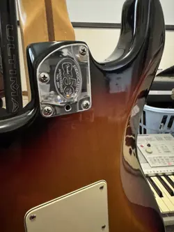 FENDER 50TH ANNIVERSARY AMERICAN DELUXE STRATOCASTER 2004