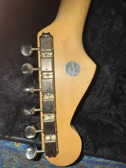 FENDER STRATOCASTER 1986