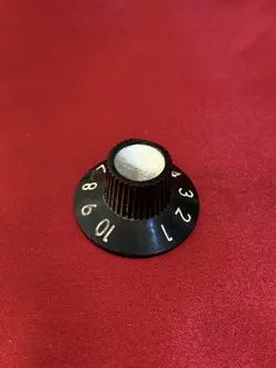VINTAGE 1970S USA FENDER MUSIC MAN GUITAR AMPLIFIER AMP KNOB PUSH FIT PART