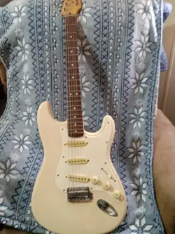 SERIAL #MN433552 SQUIER