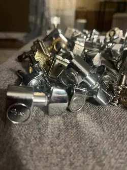 GUITAR TUNERS FENDER