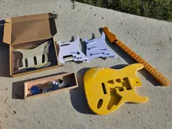 YELLOW STANDARD STRATOCASTER