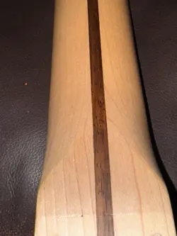 STRATOCASTER RIGHT HAND