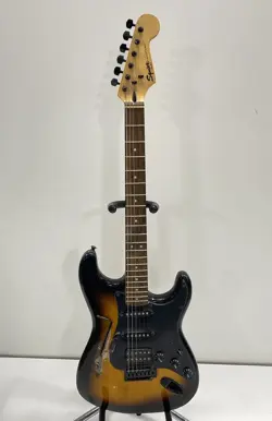 FENDER ELECTRIC GUITAR - SQUIER BULLET STRAT