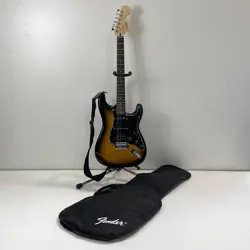 GUITAR SQUIER STRAT-W/EXTRAS