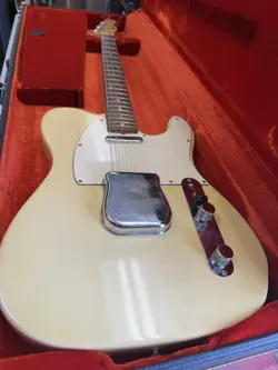 1971 FENDER TELECASTER W ROSEWOOD NECK.