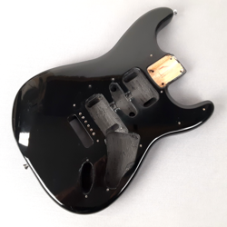 BLACK SQUIER