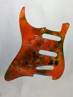 PICK GUARD FOR YOUR LEFTY FENDER STRATOCASTER - STRAT - SSS - 2023-007